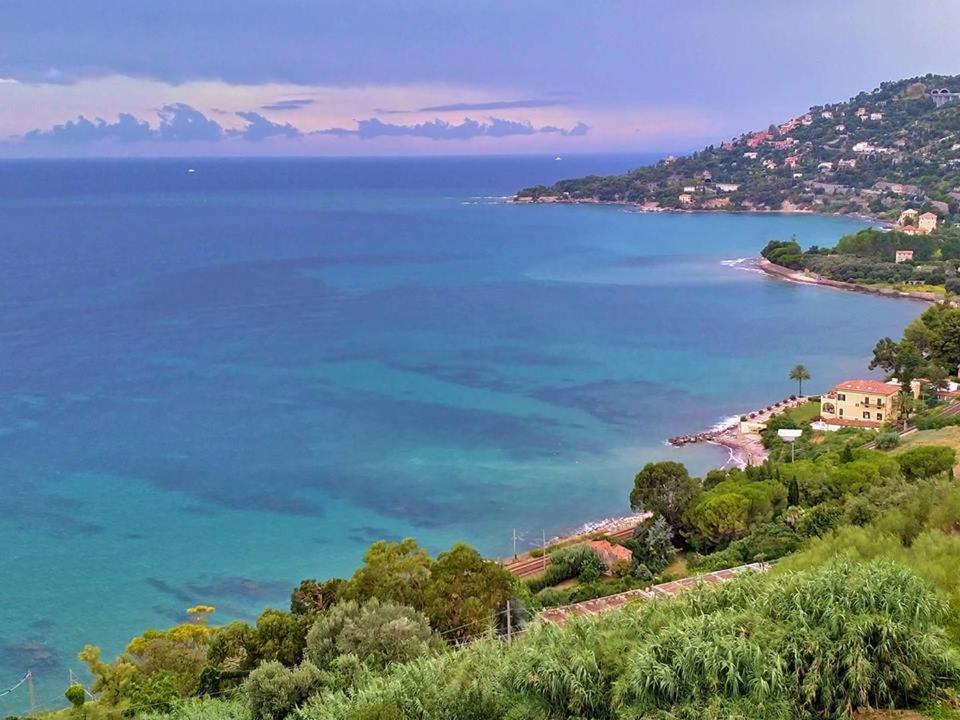 Romantic Casa Lorenzina Affittacamere Ventimiglia Exterior foto