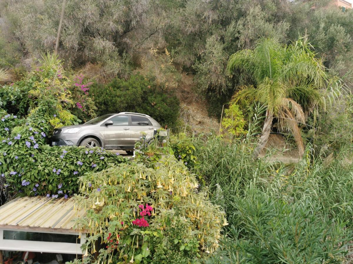 Romantic Casa Lorenzina Affittacamere Ventimiglia Exterior foto